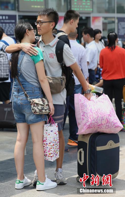 2016年铁路暑运将启动 预计发送旅客5.6亿人次