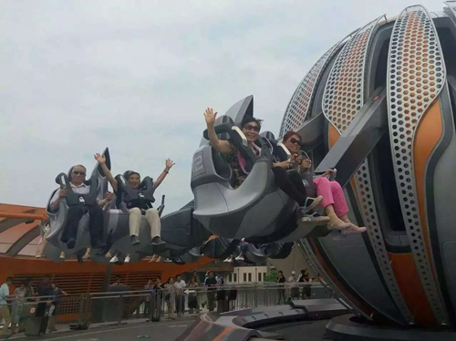 骏丰频谱爷爷奶奶团尝鲜上海迪士尼-千龙网