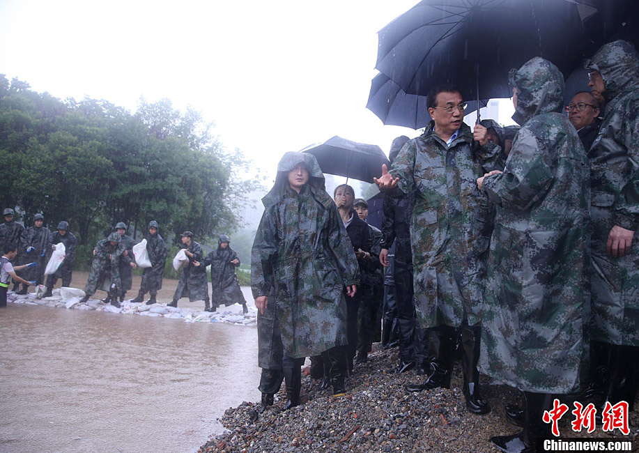 李克强考察长江淮河流域防汛抗洪和抢险救灾工作