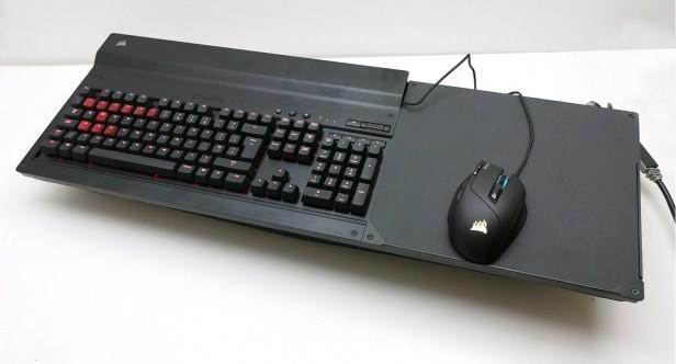 Corsair Lapdog键盘让你在沙发上爽玩PC游戏