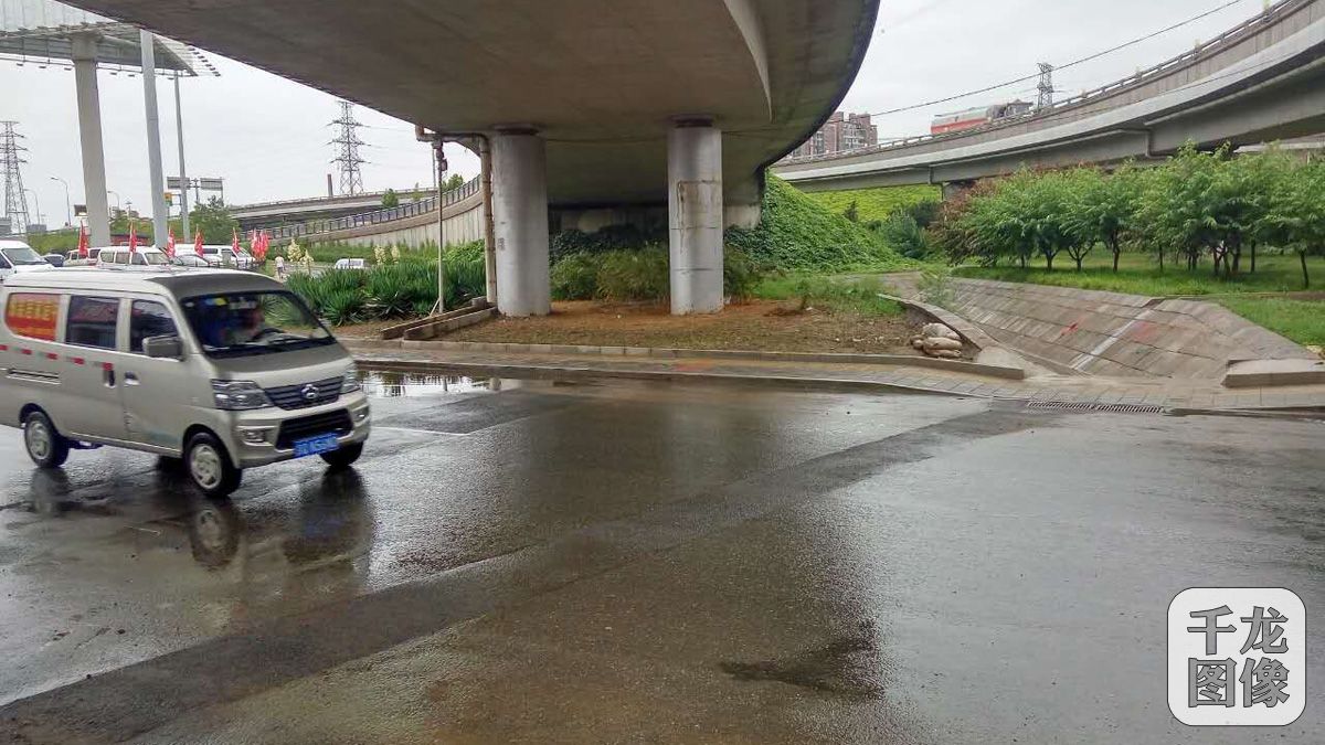 [北京防洪一线]石景山区爱玛裕立交桥的排水4