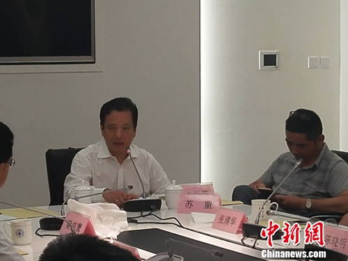李敬泽在发言。上官云 摄