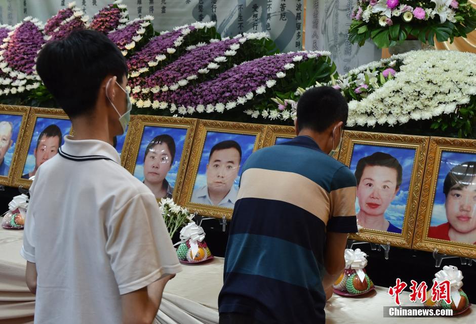 台湾“7·19”事故罹难者家属抵台 灵堂献花寄哀思