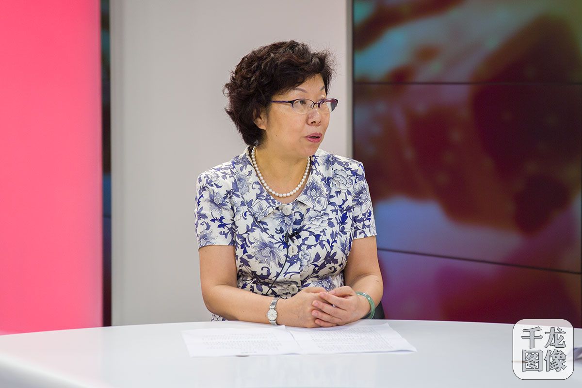 北京市政协委员，西城区棉花胡同幼儿园书记、园长,中学高级教师李建丽做客千龙网，参加委员听民意系列访谈