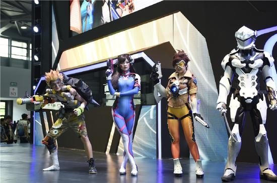 CJ 2016暴雪《守望先锋》COS：DVA女神诱惑登场