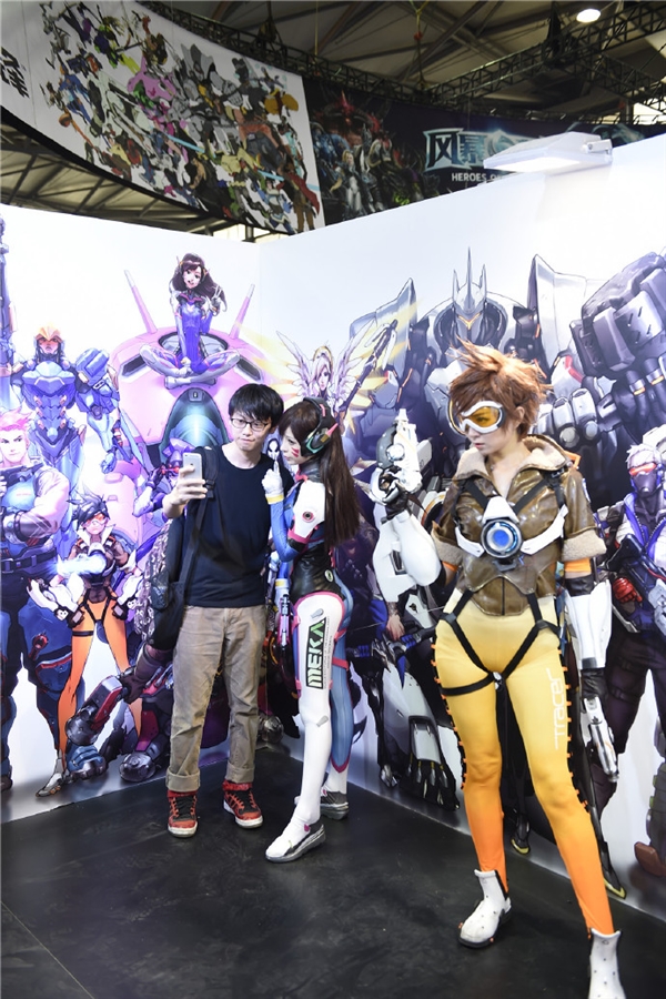 CJ 2016暴雪《守望先锋》COS：DVA女神诱惑登场