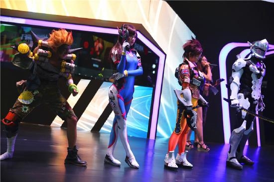 CJ 2016暴雪《守望先锋》COS：DVA女神诱惑登场