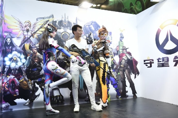 CJ 2016暴雪《守望先锋》COS：DVA女神诱惑登场