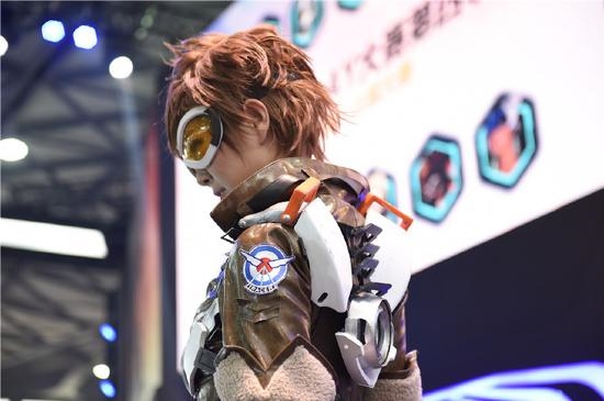 CJ 2016暴雪《守望先锋》COS：DVA女神诱惑登场