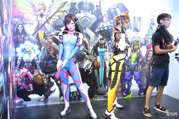 CJ 2016暴雪《守望先锋》COS：DVA女神诱惑登场
