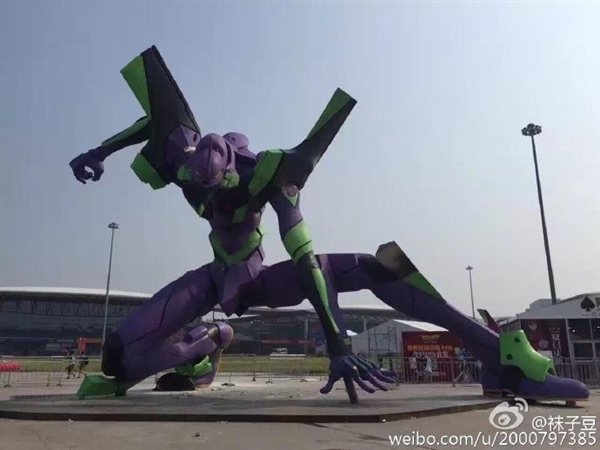 ChinaJoy现场：世界最大EVA初号机站起来了！