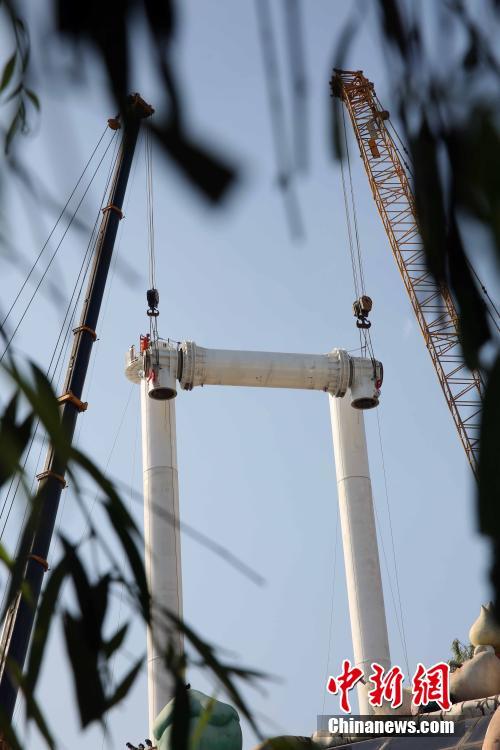 京城新摩天轮更新工程中轴安装顺利完成