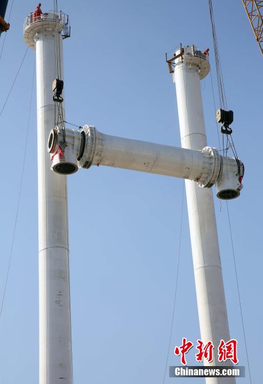 京城新摩天轮更新工程中轴安装顺利完成