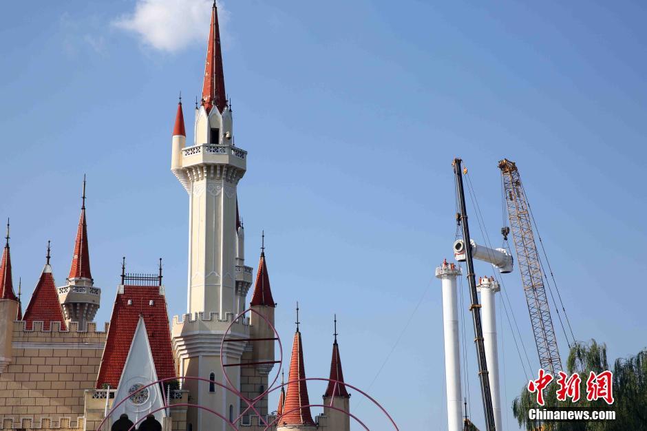 京城新摩天轮更新工程中轴安装顺利完成