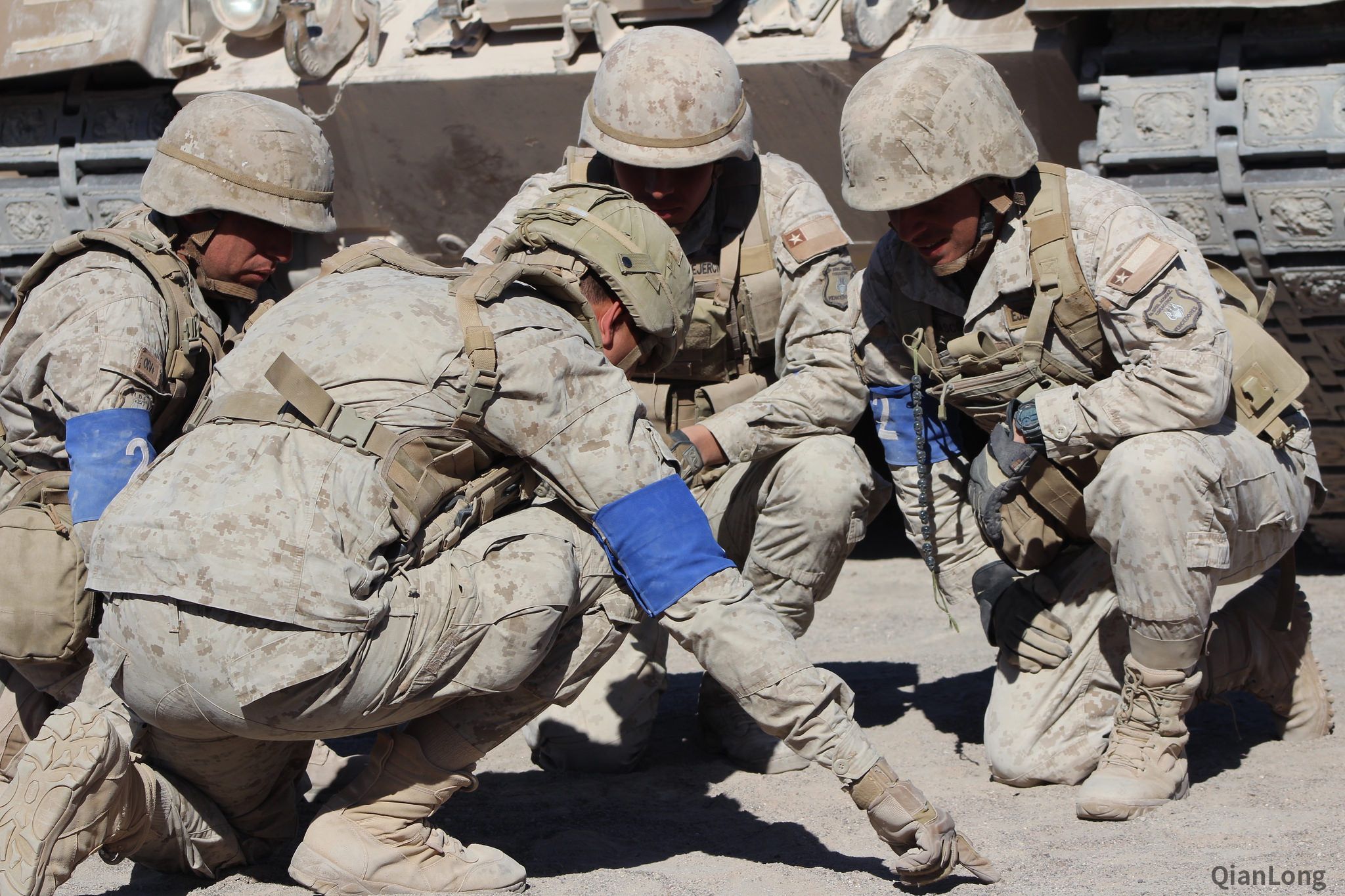 智利陆军的豹2A4坦克和黄鼠狼IA3步战车 毫