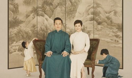 孙俪邓超一家四口拍民国全家福