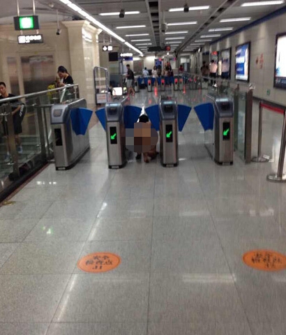 点击图片进入下一页
