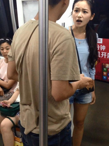 点击图片进入下一页