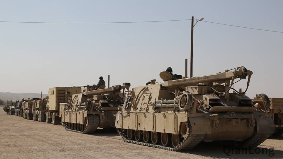 美陆军欧文堡基地演习 M109A6火炮持续射击(