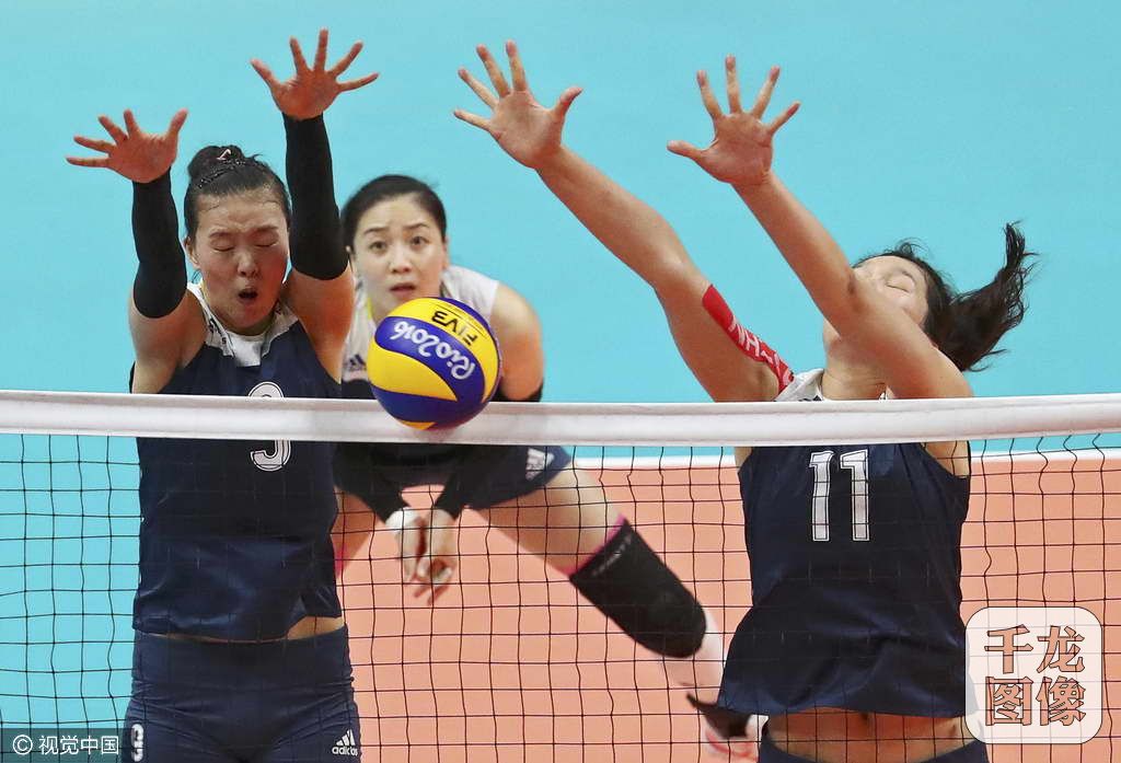 北京时间8月19日，在里约奥运会女排半决赛中，中国队战胜荷兰队晋级决赛。四局比分，27:25,23:25,29:27,25:23，决赛对手将是淘汰美国队的塞尔维亚。 千龙网发