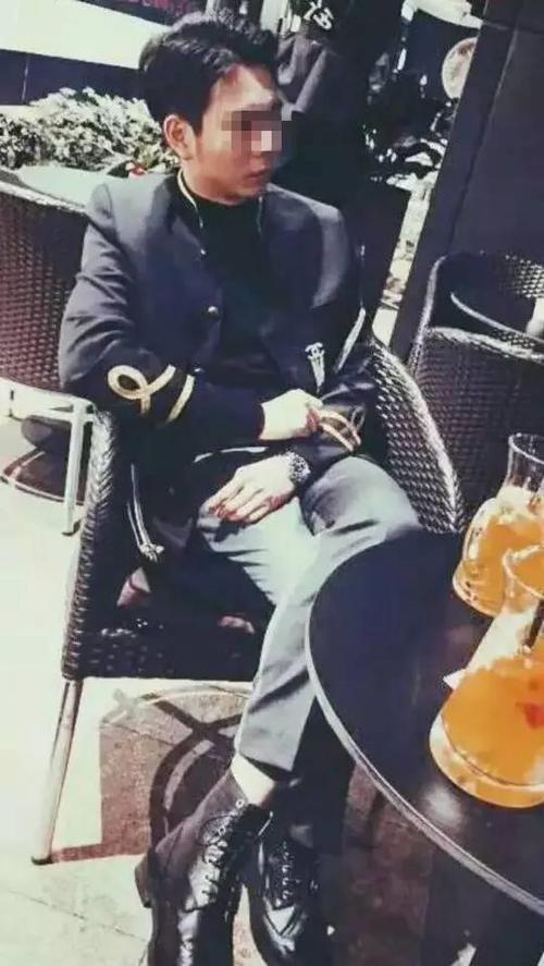 90后女子冒充“高富帅”骗人