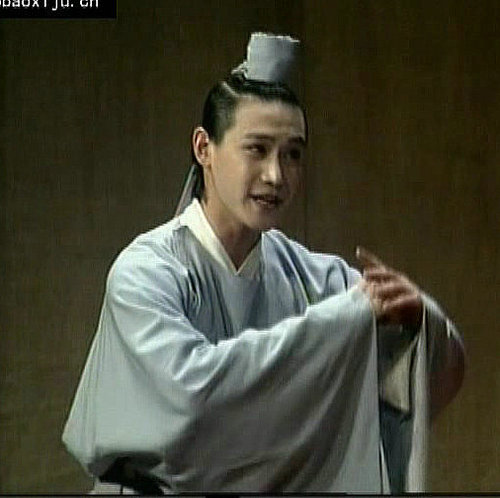 97年大学时期的陆毅出演《庄周戏妻》