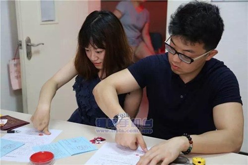 学霸夫妻走红