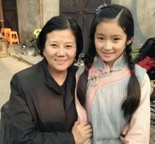 童星出道被称小林青霞 撞脸越长越像林允