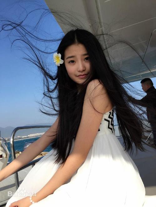 童星出道被称小林青霞 撞脸越长越像林允