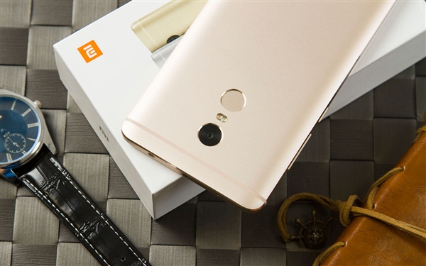红米Note 4金色、银色图赏：漂亮金属机！