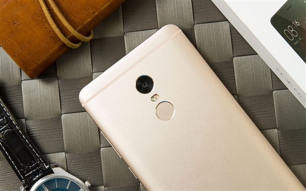 红米Note 4金色、银色图赏：漂亮金属机！