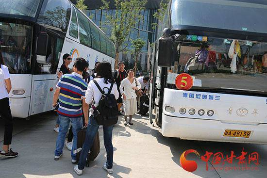 “北京网络媒体红色故土·甘肃行”媒体团抵达兰州