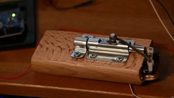 上网刚需装备 会自动锁门的智能门锁-千龙网·