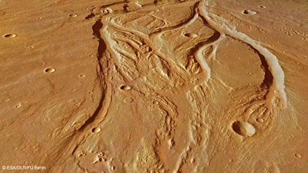古代火星可能是个湿润世界(新浪科技配图)