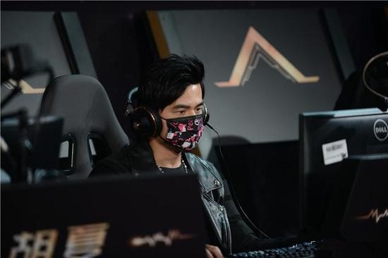 周杰伦玩LOL为何必戴口罩？知道真相后我笑出了声