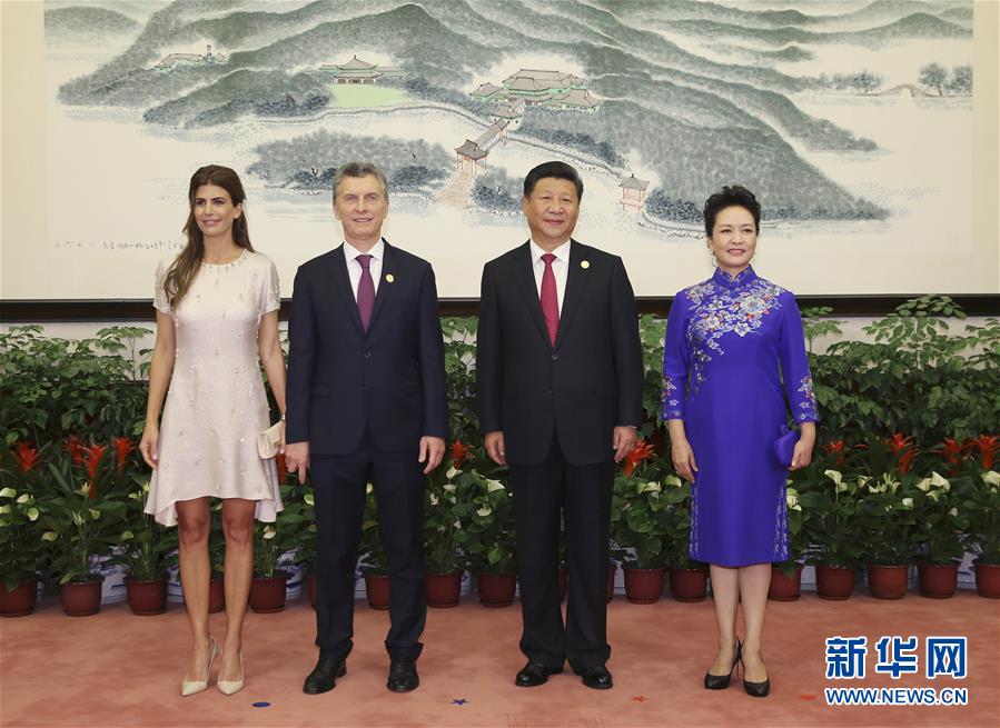 （杭州G20·XHDW）（32）习近平和彭丽媛迎候宴会贵宾