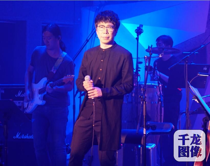 刘牧 现场演出图二