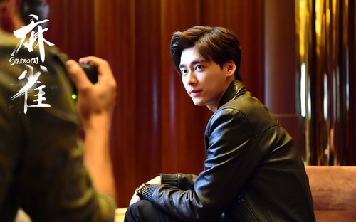 《麻雀》首播 李易峰双面间谍无缝切换很烧脑