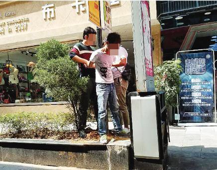男子骚扰女生遭人肉被民众抓获 人肉搜索界限何在