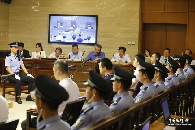 庭审现场