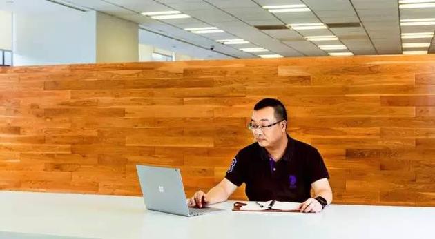 卡友支付CEO许国兵认为市场调节价意味着收单机构会变成零收益。他们必须做出改变——重新定义POS机。