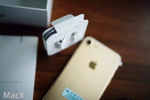 漂亮吗？国行iPhone 7 Plus四色包装齐亮相：大变