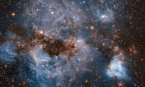 NASA捕捉宇宙“龙卷风”星际气体尘埃如陷漩涡