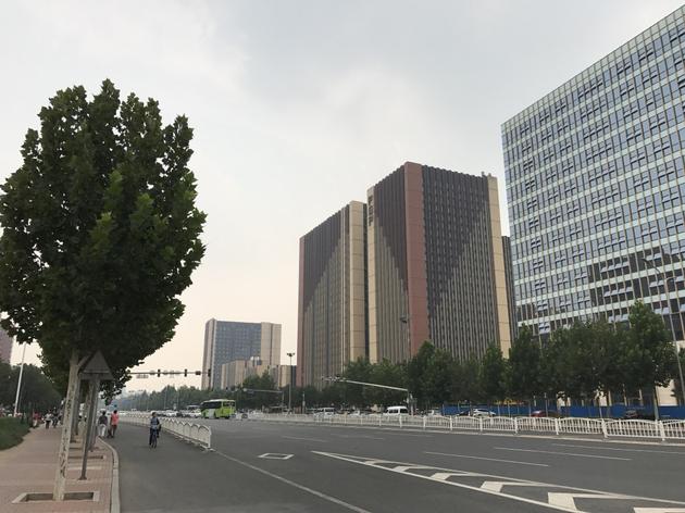 灰暗阴天路边随手拍