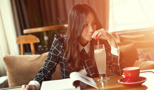 图为浙大“美女博士”生活照。