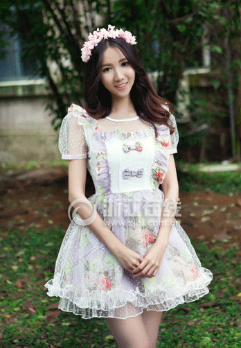图为浙大“美女博士”生活照。