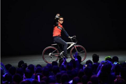 《中关村》封面：贾跃亭 孤独的颠覆者