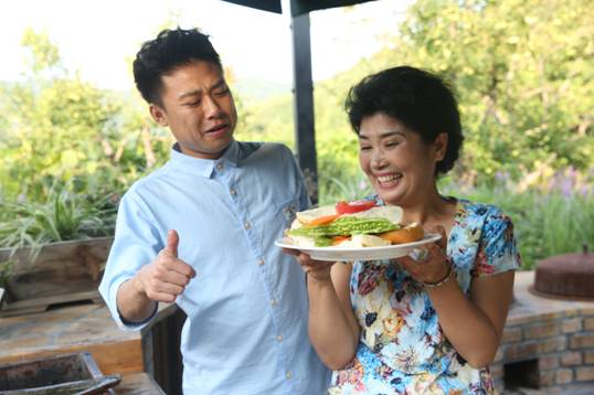 《情迷冯家屯》今日上线 看女星酒醉进屯笑翻