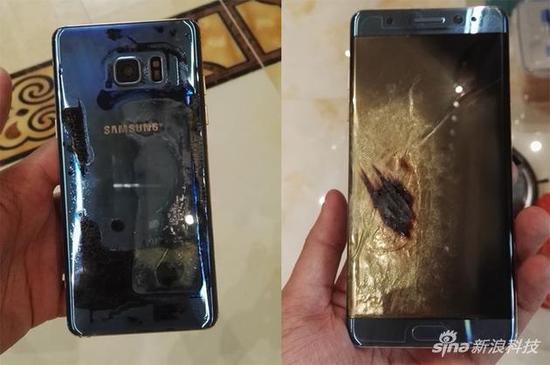据了解，该网友手中爆炸的Note 7在使用时并没有充电，手机突然黑屏随后手机出现晃动随后爆炸，万幸的是这次爆炸没有造成用户受伤。