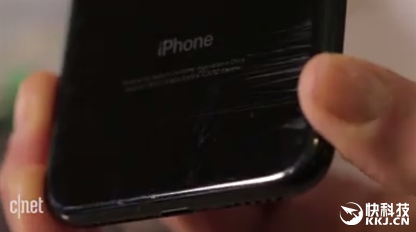 够买iPhone 7亮黑注意了！机身实测超不耐划